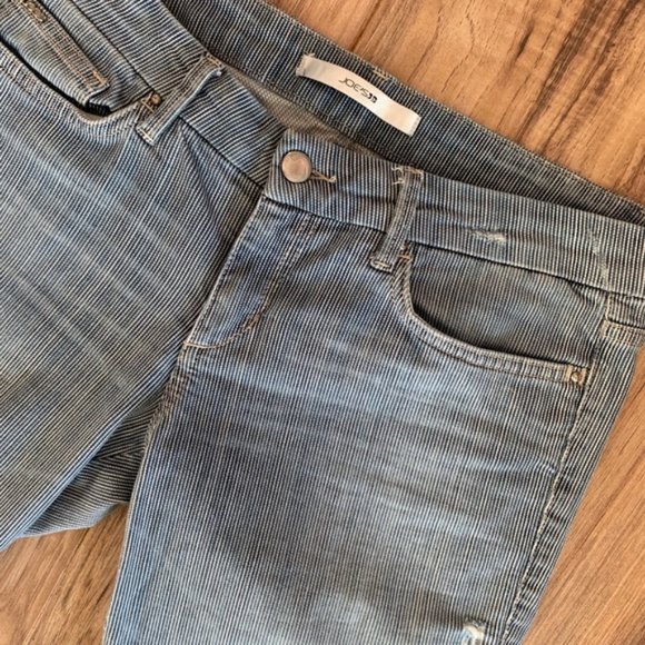 Joe’s Jeans • Chelsea Ankle Zip Distressed Jeans - Picture 3 of 8